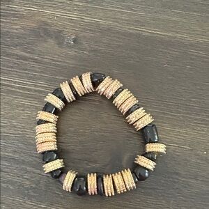 Elegant Gold and Black Beaded Bracelet